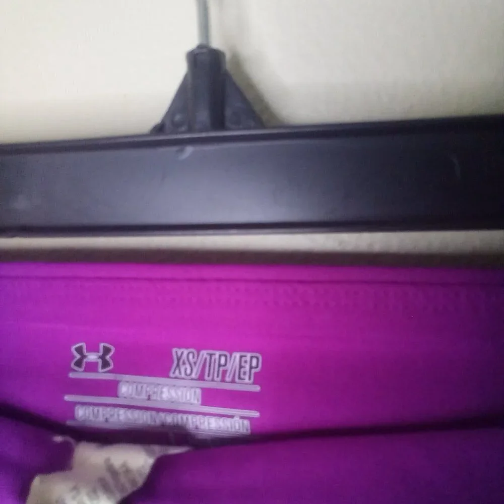 Under Armour Leggings XS Women Compression Heat Gear Active Athletic Purple Pink